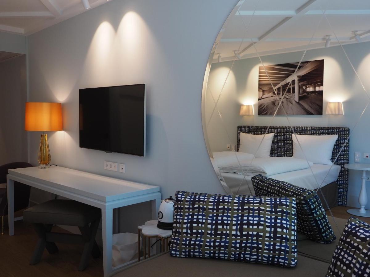 Barrier double room