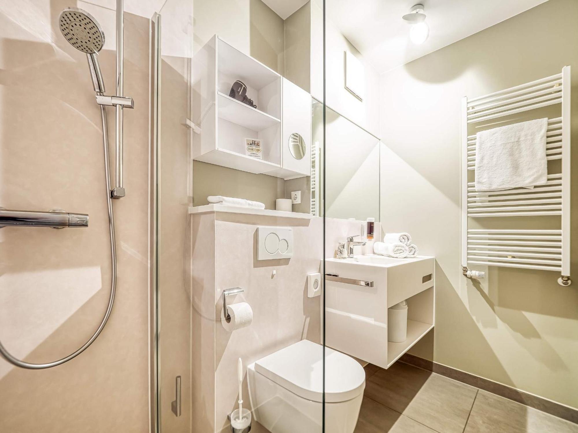 Single Room,1611052756:JPEG