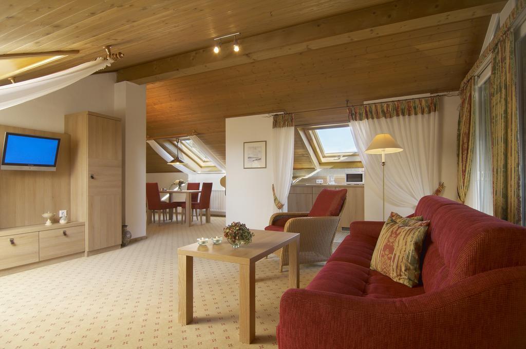 Standard Suite,1666641689:JPEG