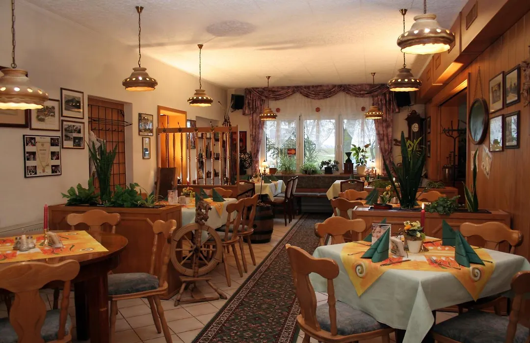 Familienhotel Zur Linde-1