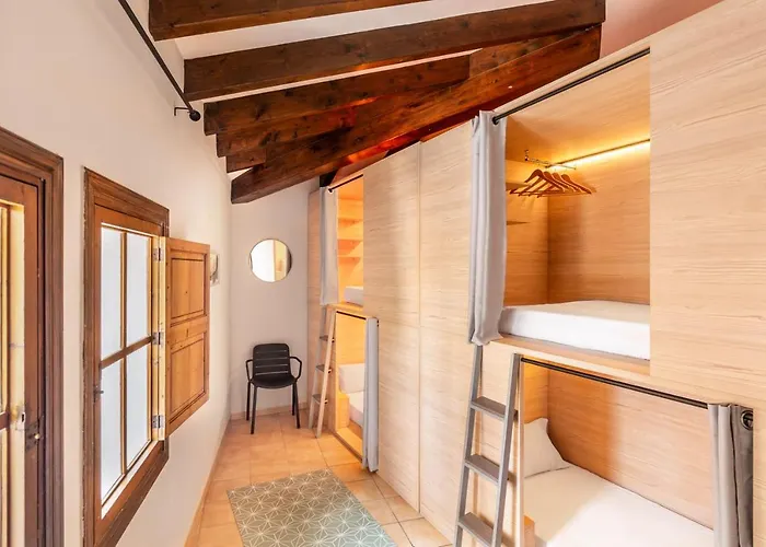 El Josemari Youth Hostel - Albergue Juvenil