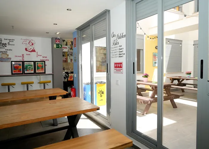 New Art Hostel - Albergue Juvenil